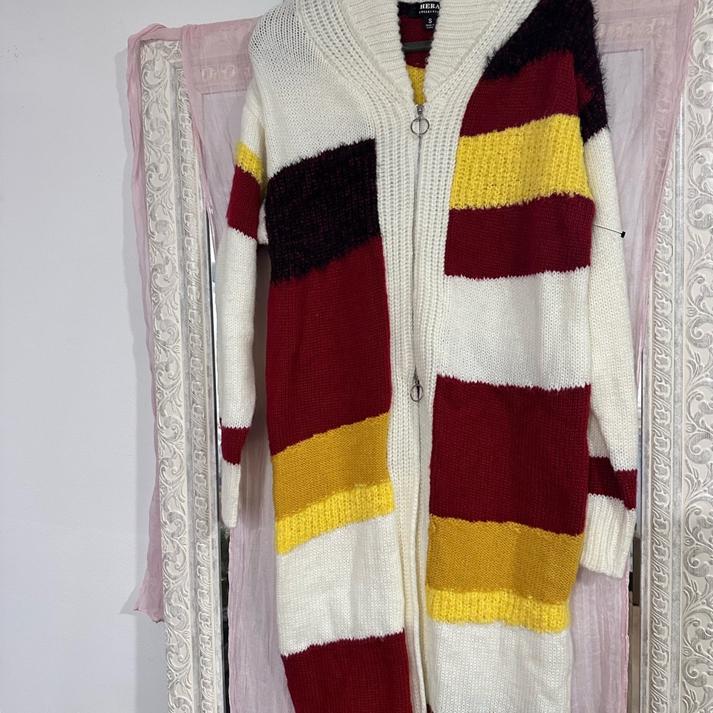 Hera Collection Cream and Red Knit Cardigan - Picture 2 of 7